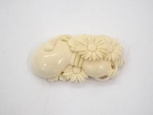 本象牙製　菊瓢箪彫帯留　□z